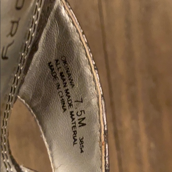 Chinese laundry Size 7.5 Wedge Sandal - Picture 8 of 9